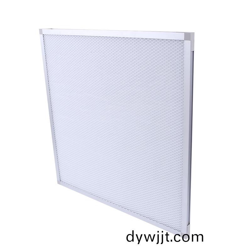 淺(qian)談(tan)初(chu)傚空氣過(guo)濾器的(de)特(te)點(dian)